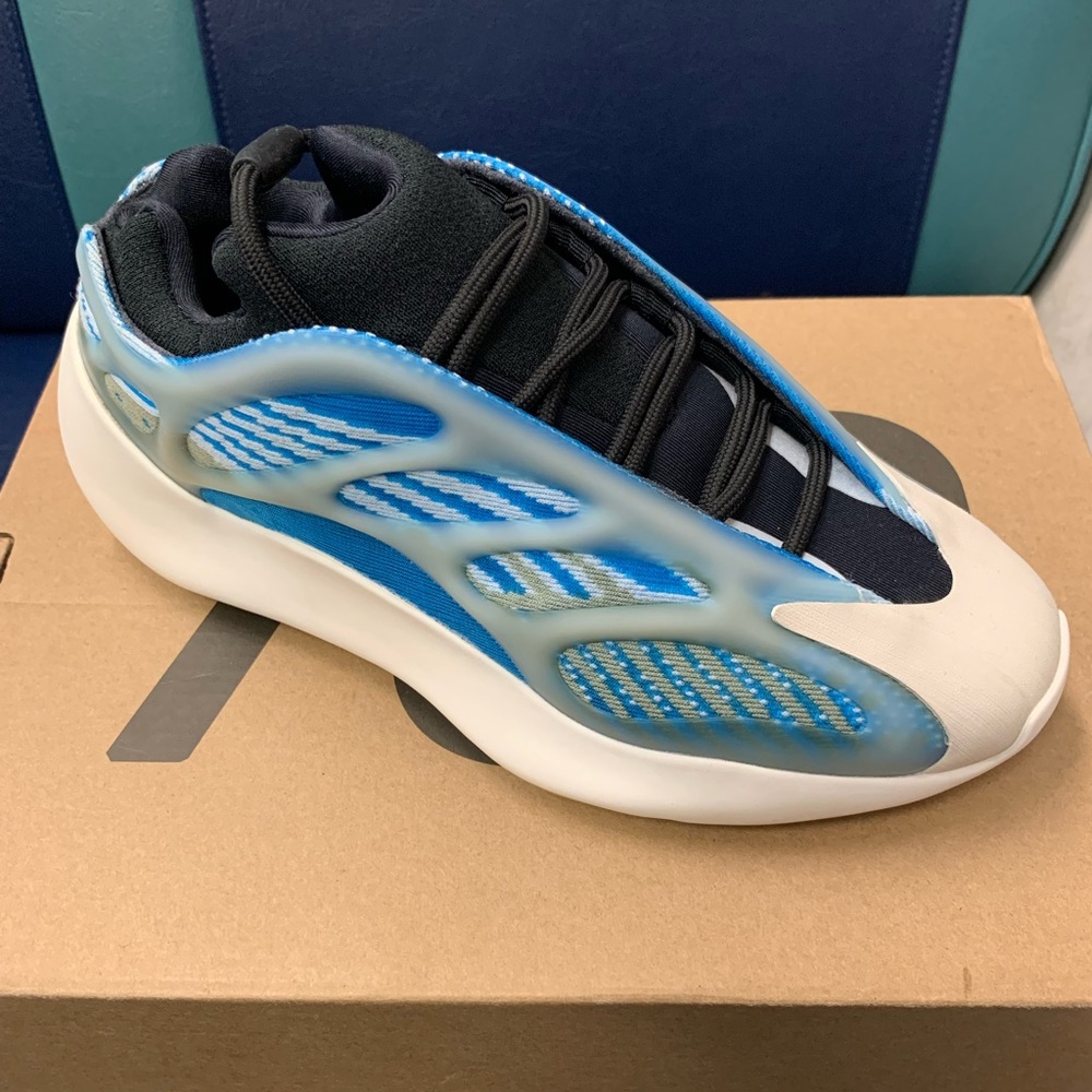 Adidas Yeezy 700 V3 “Arzareth”